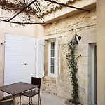 Charming In Provence With Terrace * Villeneuve-lès-Avignon