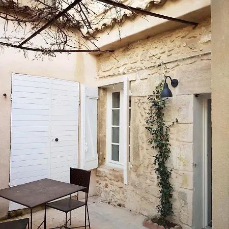 Charming In Provence With Terrace * Villeneuve-lès-Avignon